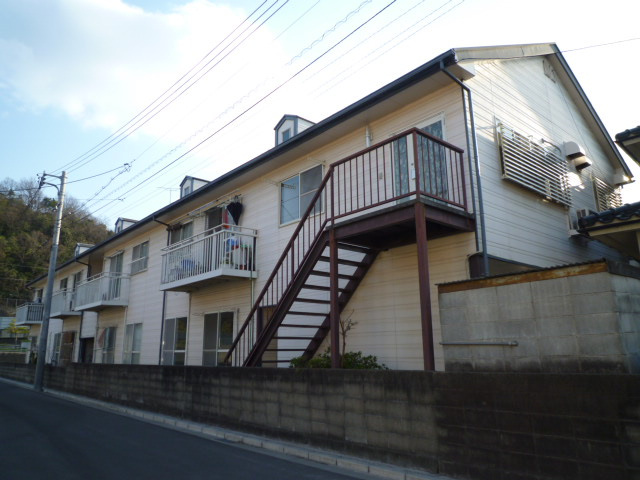 倉敷市西中新田のアパートの外観