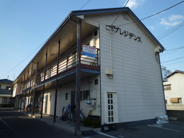 倉敷市西中新田のアパートの外観