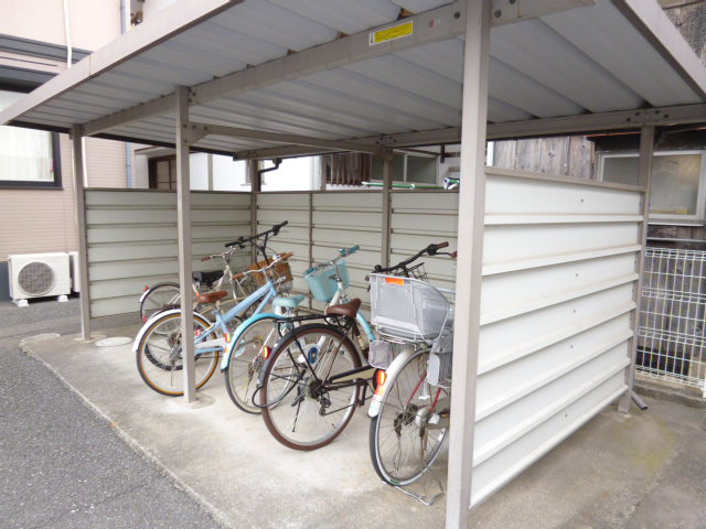 倉敷市平田のアパートのその他共用部分|自転車置き場