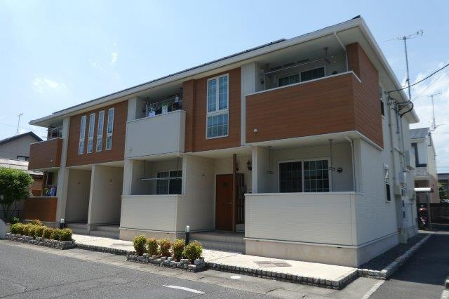 総社市中央６丁目のアパートの外観