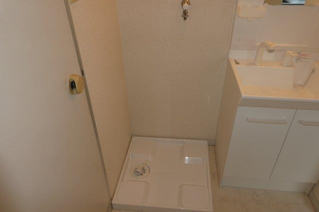 倉敷市新田のアパートのその他|洗濯機置き場