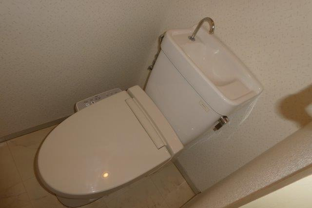 倉敷市新田のアパートのトイレ|ウォシュレット