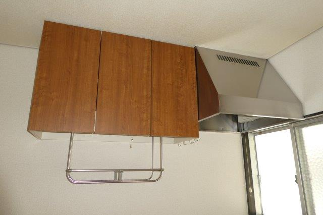 ハイツあかねＢのキッチン|キッチン上収納