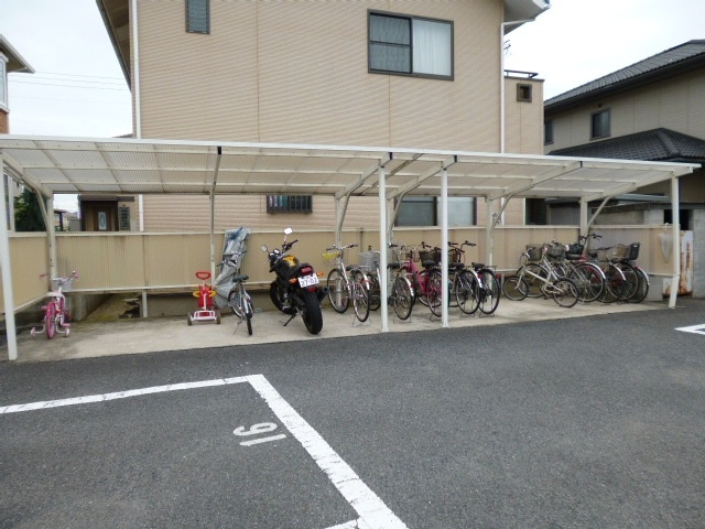 総社市溝口のアパートのその他共用部分|自転車置き場
