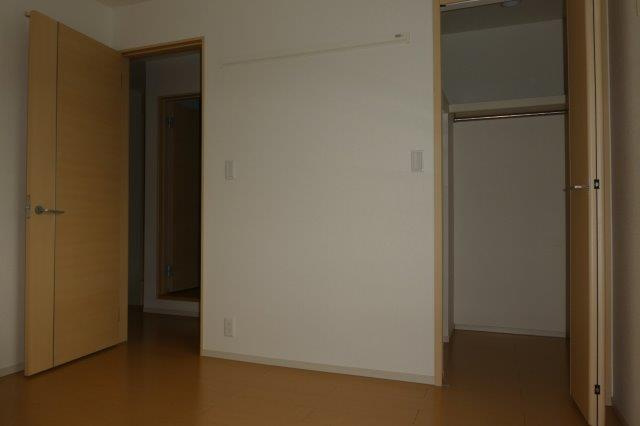 フォーラル真の収納|洋室