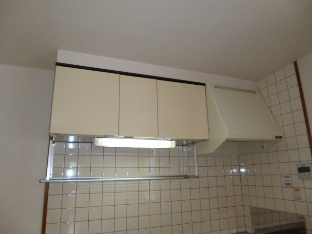 倉敷市東町のアパートのキッチン|キッチン上収納