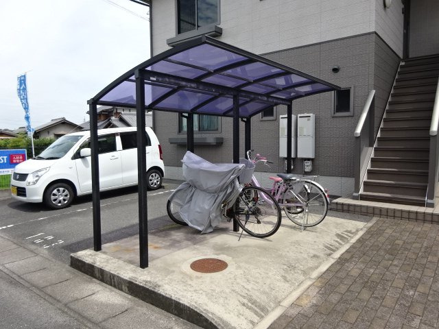 総社市井手のアパートのその他共用部分|自転車置き場