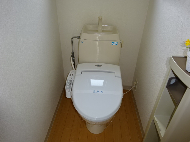 ウイングＡのトイレ|ウォシュレット