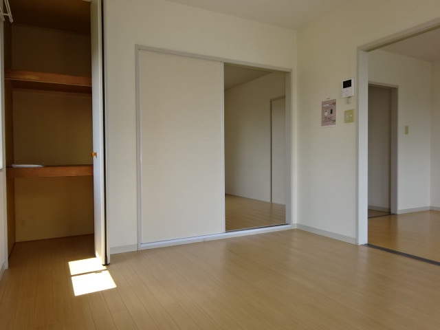 ウイングＡの居間・リビング