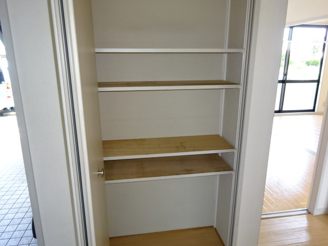 ウイングＡの収納|廊下収納