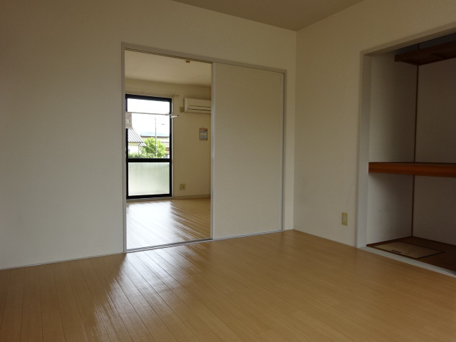 ウイングＡの寝室|洋室