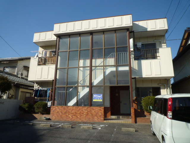 倉敷市日吉町のアパートの外観