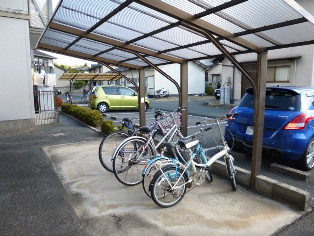 倉敷市羽島のアパートのその他共用部分|自転車置き場