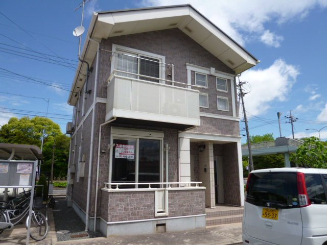 倉敷市中畝８丁目のアパートの外観