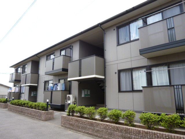 倉敷市連島町鶴新田のアパートの外観