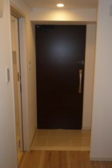 【玄関】デュオステージ横濱赤門通り 