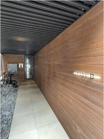 【エントランス】trias.B 