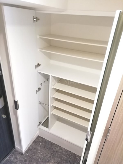 シューズボックス