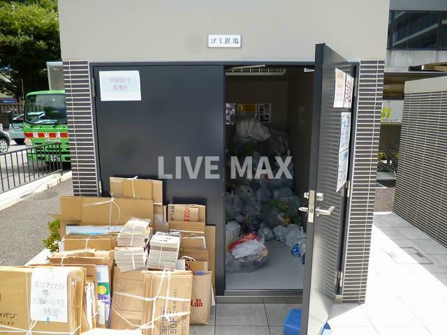 敷地内ゴミ置き場♪ 