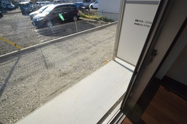 プリズム6番館のバルコニー|1階はテラス、2階はベランダ