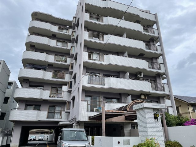 ローラン姪浜の外観