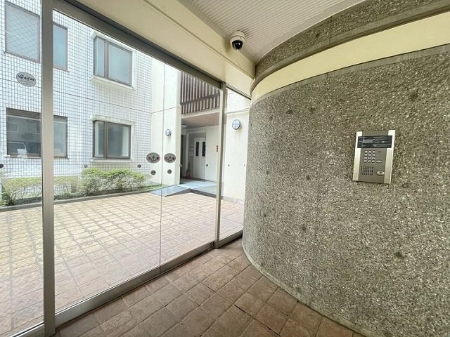 アルス亀戸のエントランス