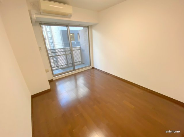 アーバネックス京橋　仲介手数料無料の居間・リビング