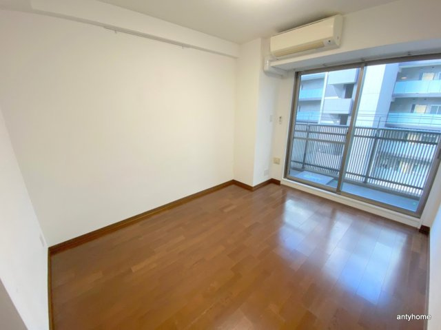 アーバネックス京橋　仲介手数料無料の居間・リビング