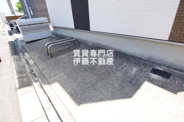 アークラヴィータの駐車場