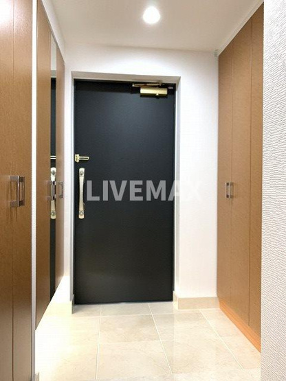【玄関】リーガル京都二条城北
