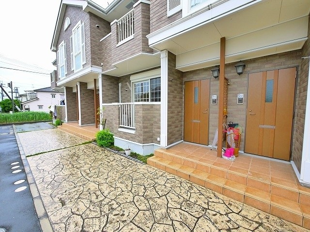 サニーパストラルのエントランス|清潔なエントランスです