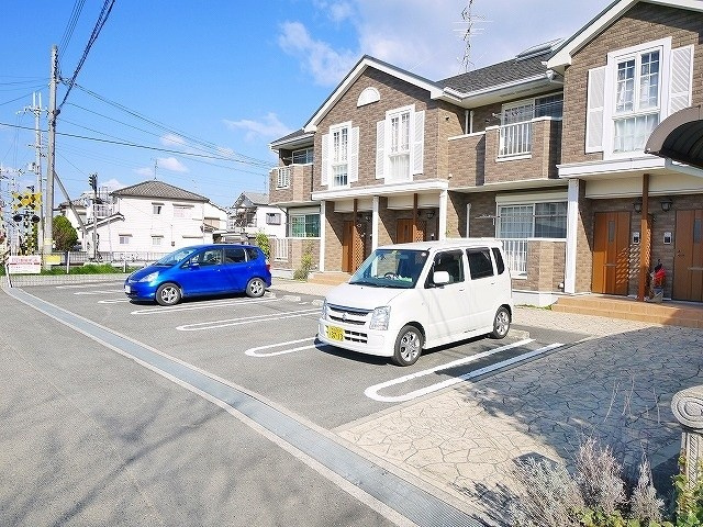 サニーパストラルの駐車場|駐車場があるので、車を買う予定の方も安心です