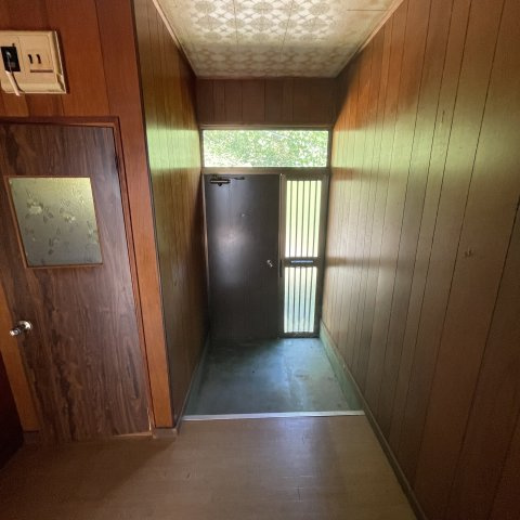 室蘭市本輪西町3丁目12-8アパートの玄関