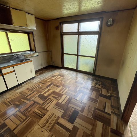 室蘭市本輪西町3丁目12-8アパートの居間・リビング