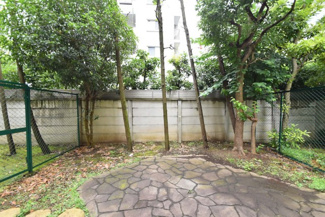 【展望】 | 即日のご見学も可能です！お気軽にお問い合わせください！
バルコニーからの眺望　専用庭