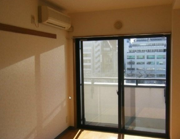 【居間・リビング】プレール新橋