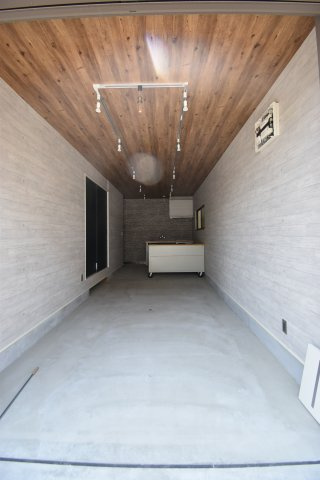 松原市新堂２丁目の一戸建ての駐車場