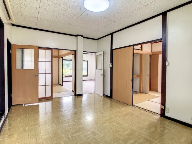 ひとり占めの大空間の居間・リビング|ゆったりと使えるお部屋です＾＾