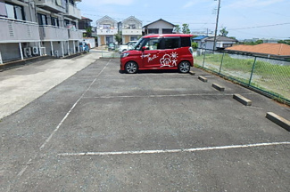 敷地内駐車場　要空確認　