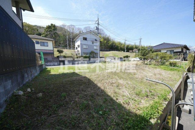 【周辺】 | 倉敷市真備町市場　56坪の整形地　建築条件なし♪ | 北側は、２mほど緩やかな傾斜が付いています。