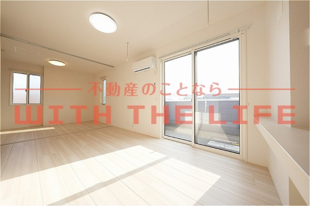 プラザ宮園【キャッシュバック対象物件】の居間・リビング|おしゃれな居間です