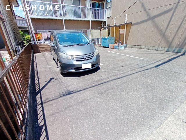 ルピナス知立B　　　刈谷市近郊の賃貸はクラスホームの駐車場