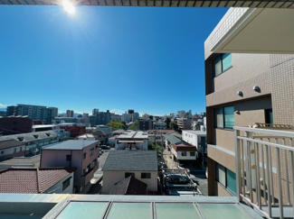 【展望】 | 目の前に遮る建物がないので眺望良好♪緑と青空、都心と自然が調和する景色を是非楽しんで下さい♪