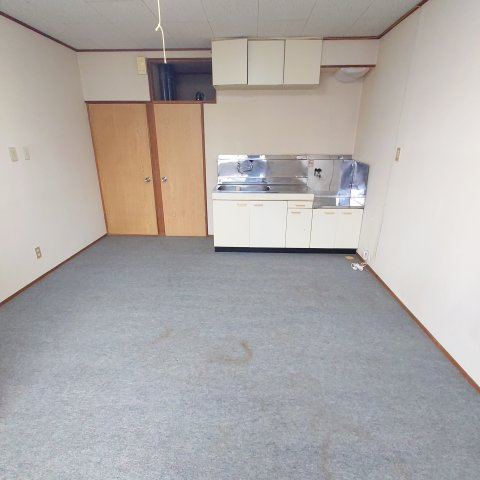 シャンティ清水の洋室