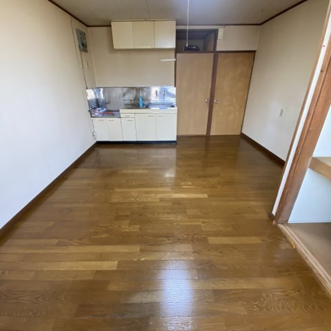 橋本ハイツの居間・リビング|こちらの居間で趣味の時間をお楽しみください