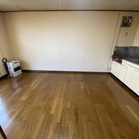 橋本ハイツの居間・リビング|ゆったりとしたリビングです