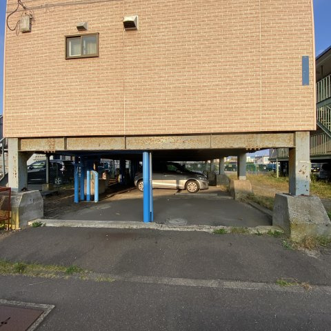 橋本ハイツの駐車場|駐車場に車を止められます