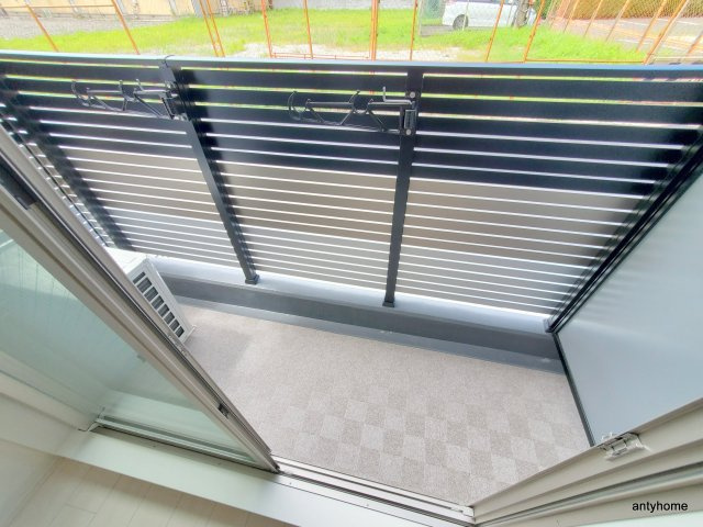 ルシール西三国　仲介手数料無料のバルコニー