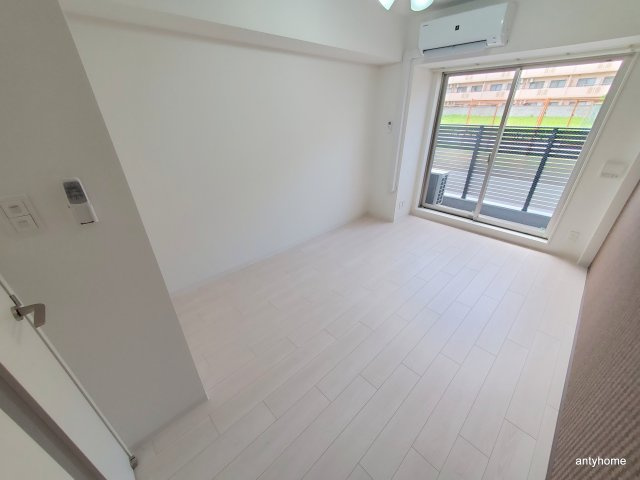 ルシール西三国　仲介手数料無料の寝室