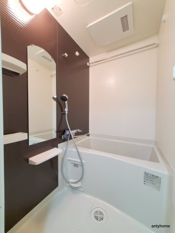 ルシール西三国　仲介手数料無料の浴室